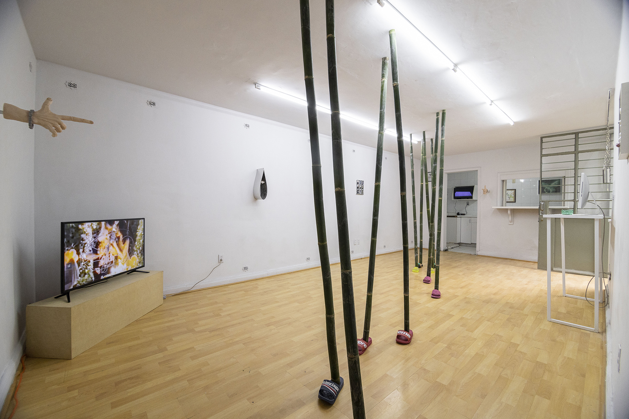 2022 02 Intelleaks, NASL, Mexico City — Installation View Main Room 03 — Jeronim Horvat